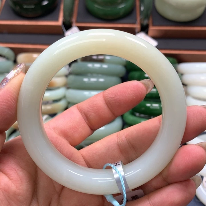 【闪购商品】未镶嵌手镯和田玉
