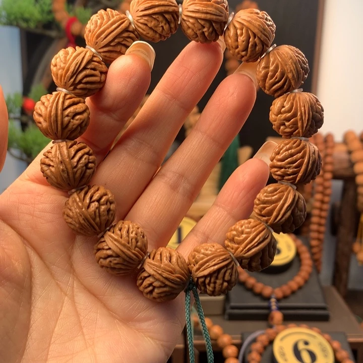 桃核吊坠18元宝刺龙