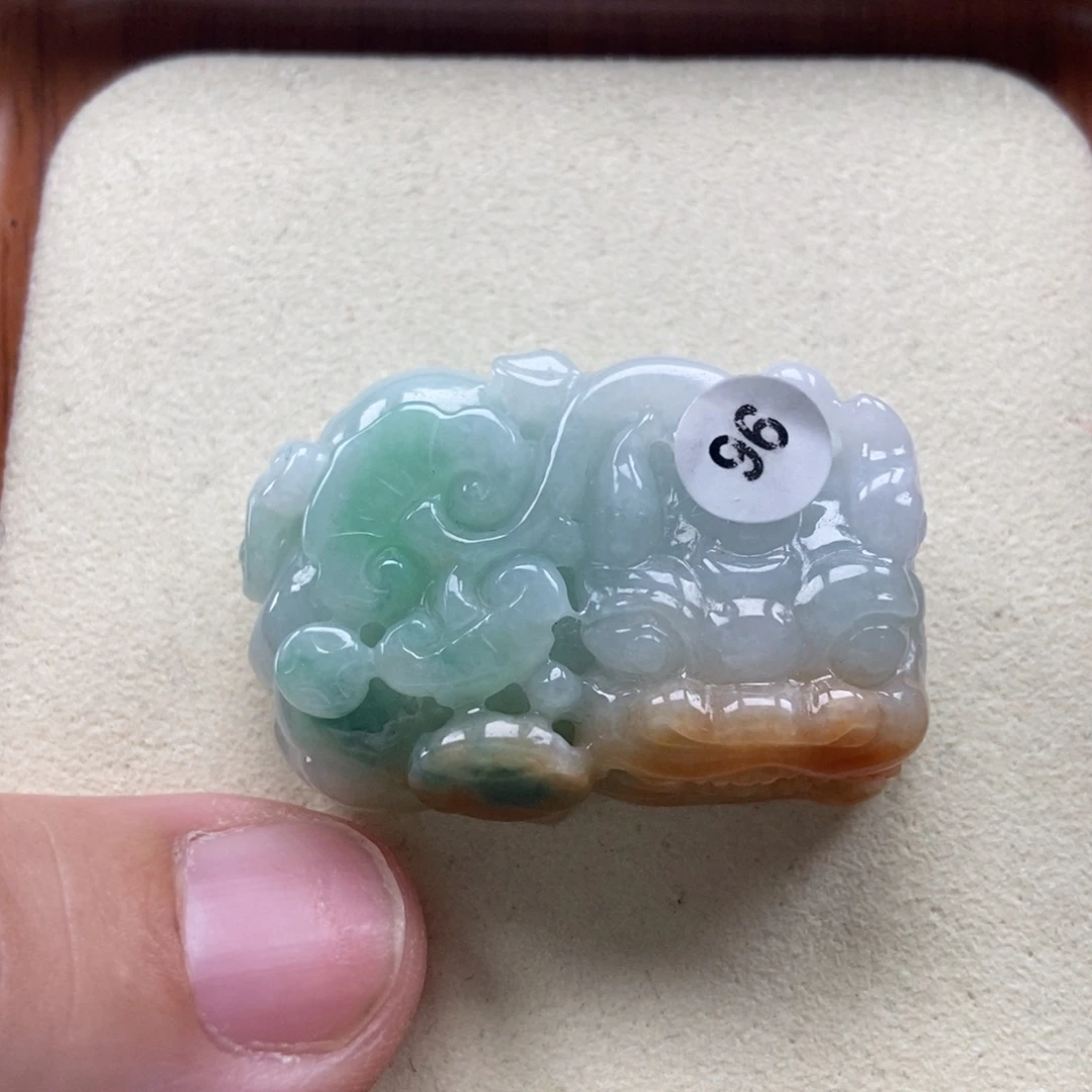 翡翠未镶嵌颈饰霸王貔貅吊坠