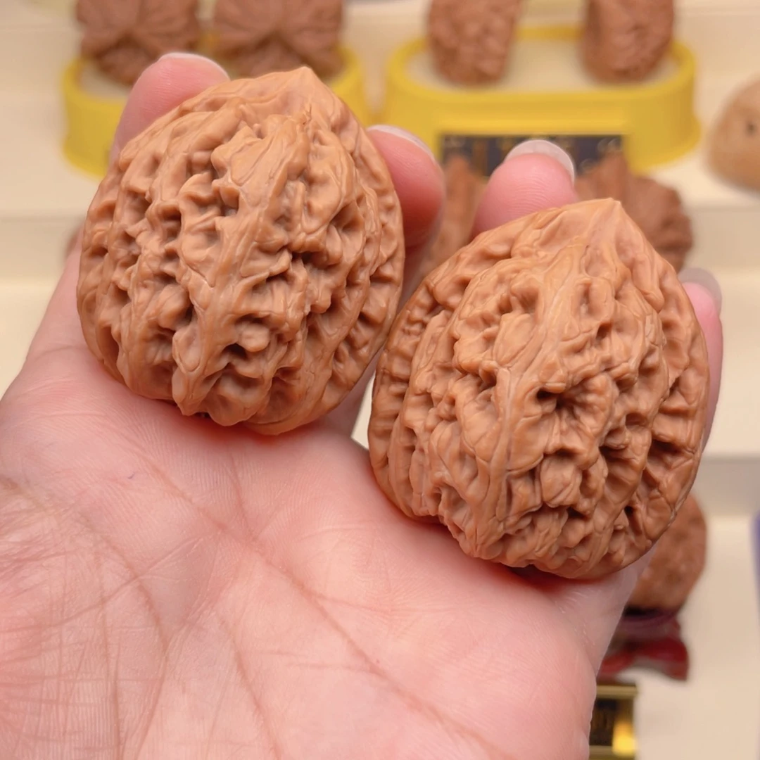 文玩核桃把件毕业红锦鲤42