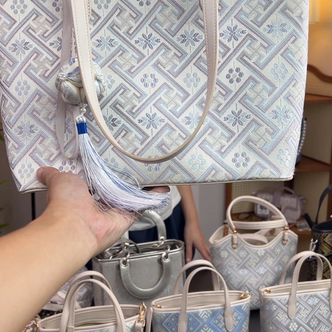 织绣中托特万吉纹