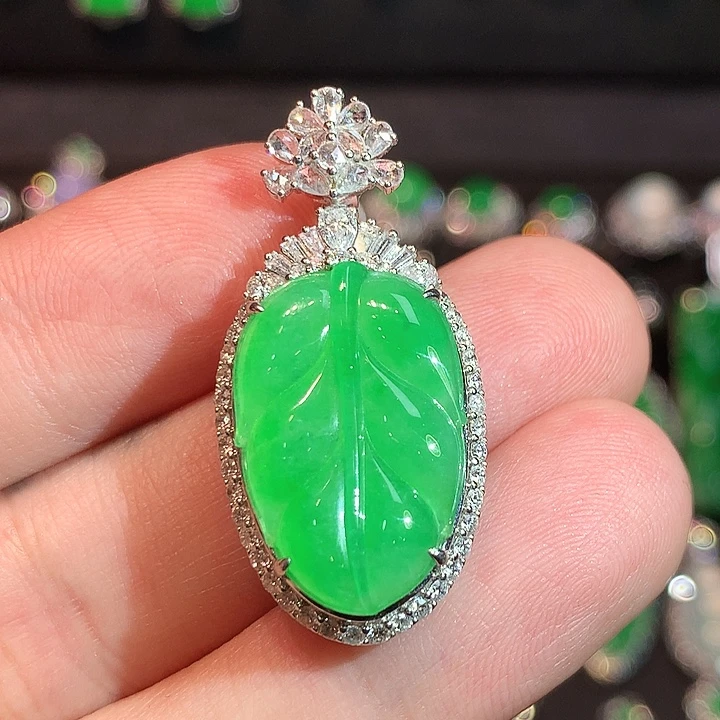 翡翠18K金镶嵌吊坠(赠链)正冰金丝满绿树叶吊坠