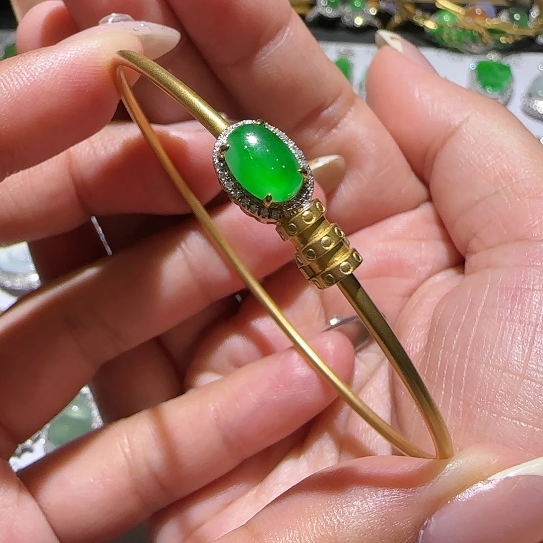 【闪购商品】18K金镶嵌手镯翡翠天然