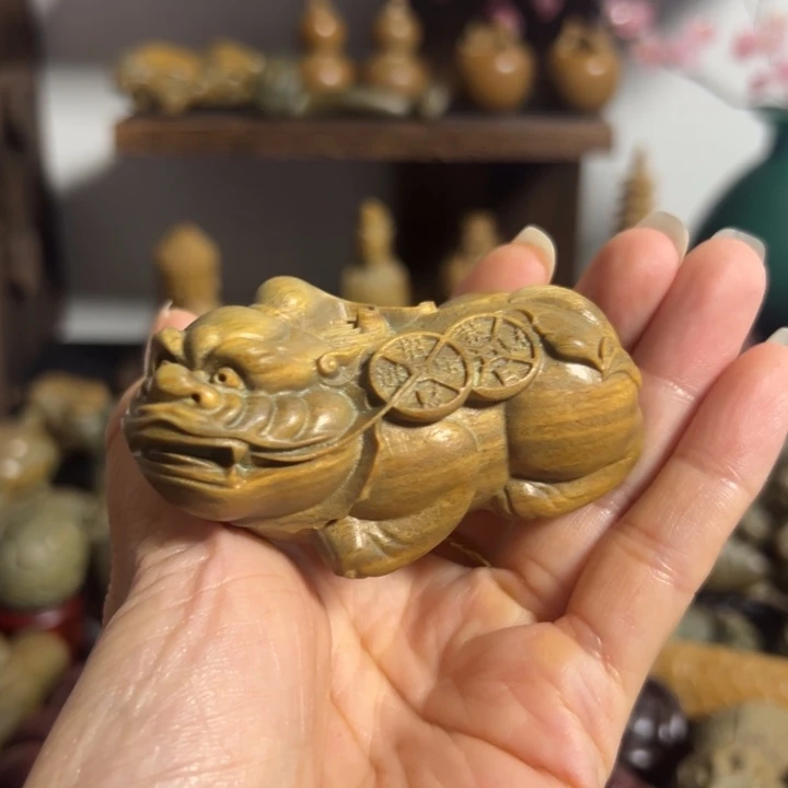 把件小叶紫檀貔貅