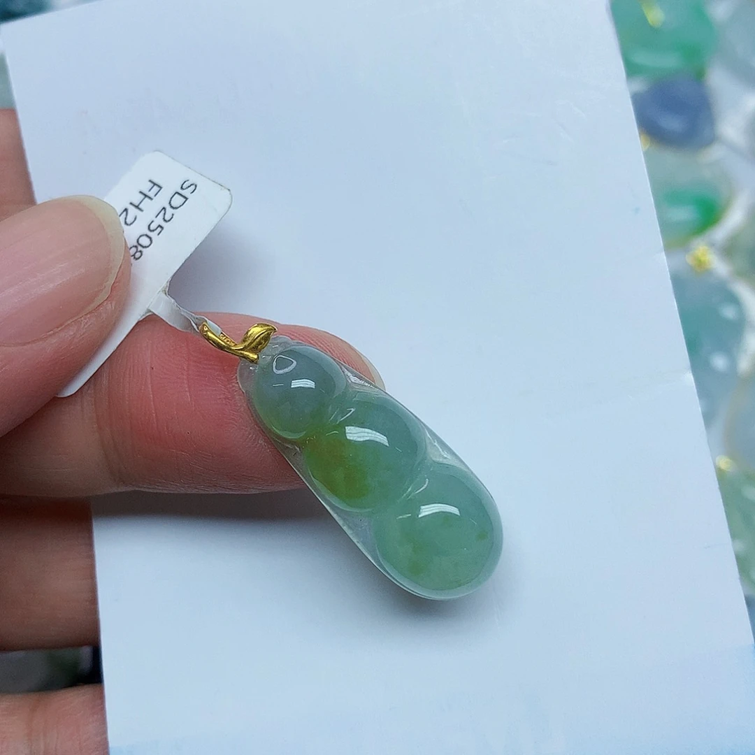 翡翠18K金镶嵌颈饰367788