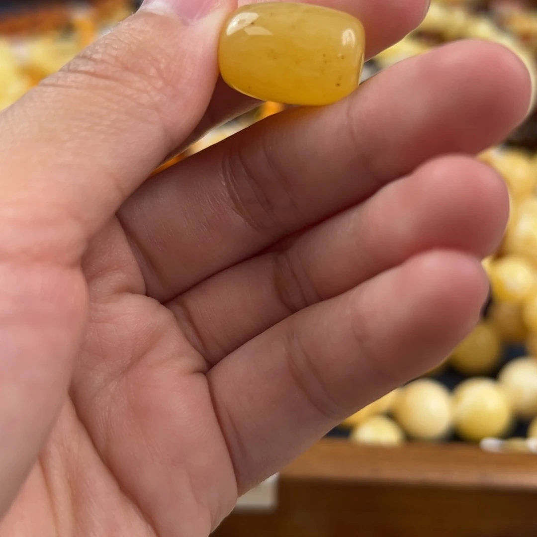 未镶嵌琥珀珠宝奇石