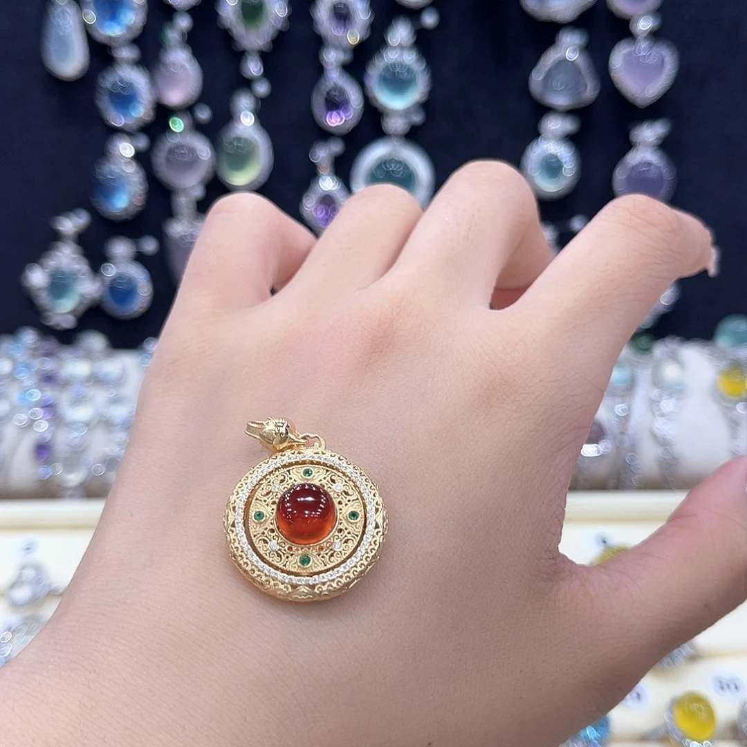 蛇纹石玉银S925镶嵌吊坠V***i