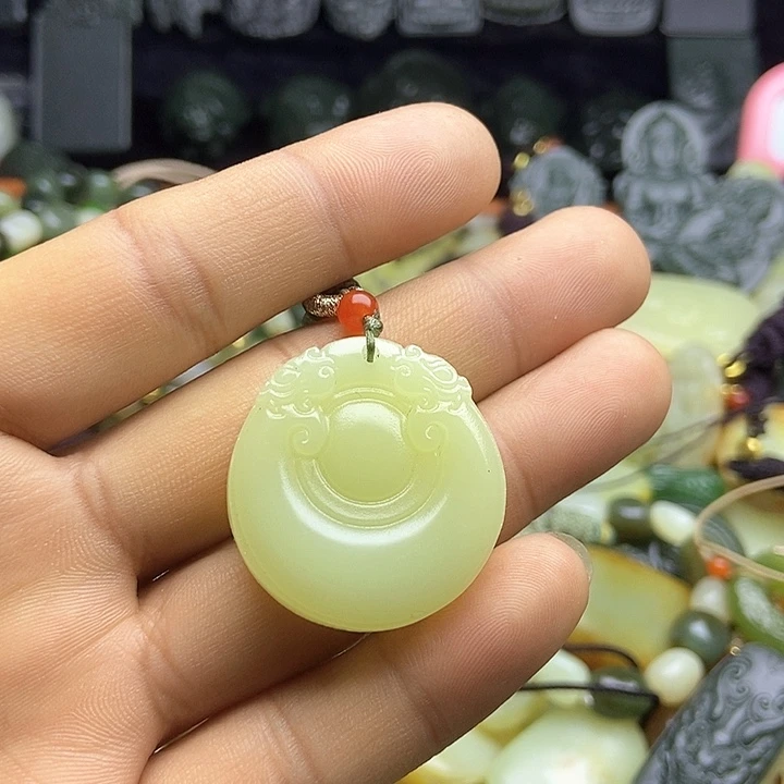 颈饰未镶嵌和田玉