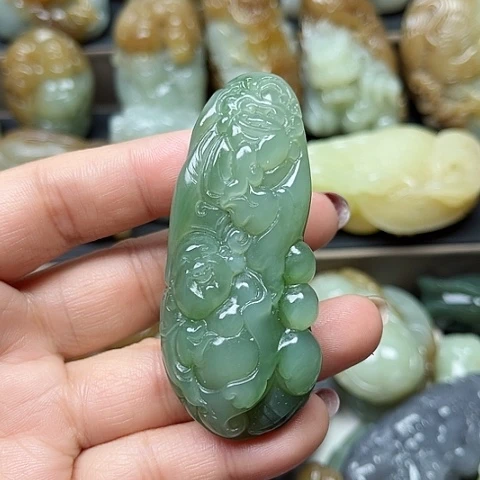 颈饰未镶嵌和田玉