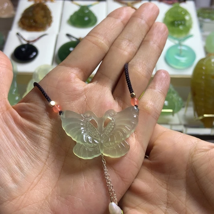 【闪购商品】蛇纹石玉未镶嵌颈饰