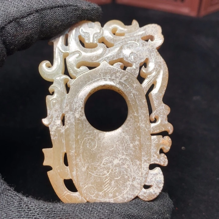 和田玉颈饰未镶嵌印***.