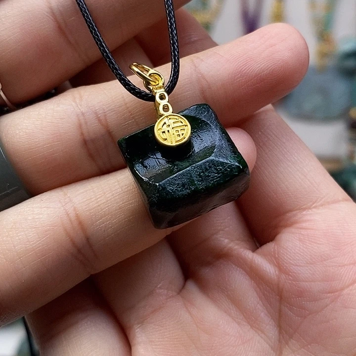 翡翠散珠翡翠吊坠