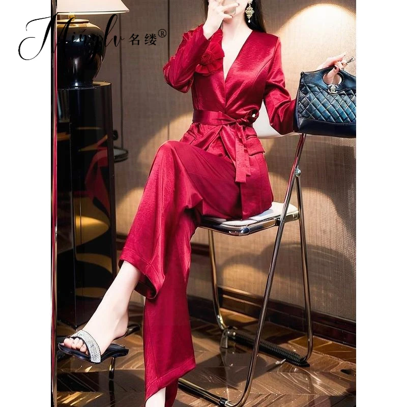 2025年秋季穿搭酒红色立体花朵韩系氛围感西装阔腿西裤两件套装女