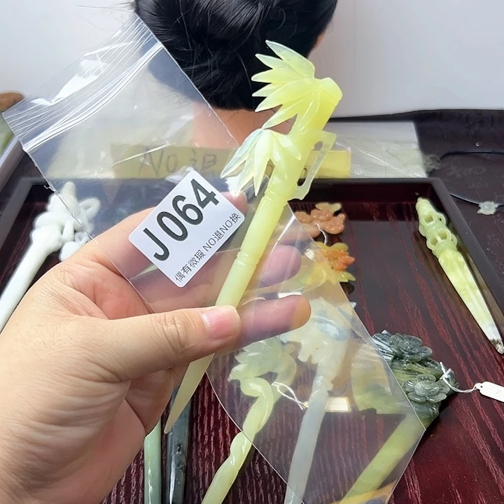 蛇纹石玉发饰合金?****熊