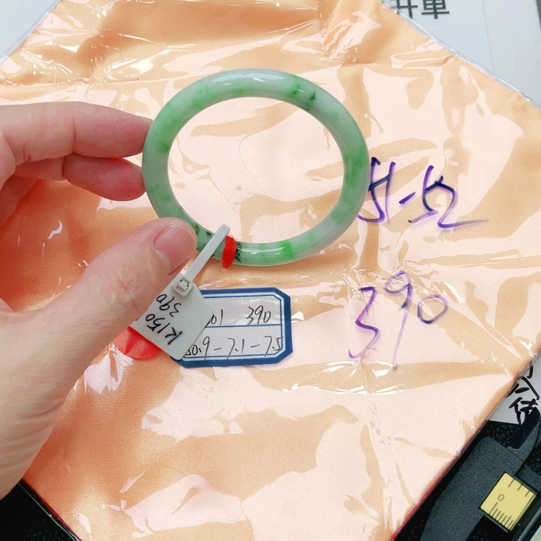 翡翠未镶嵌手镯缅甸翡翠手镯