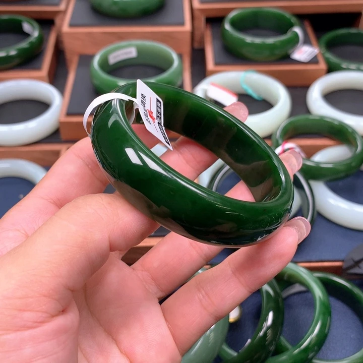 未镶嵌手镯和田玉（碧玉）