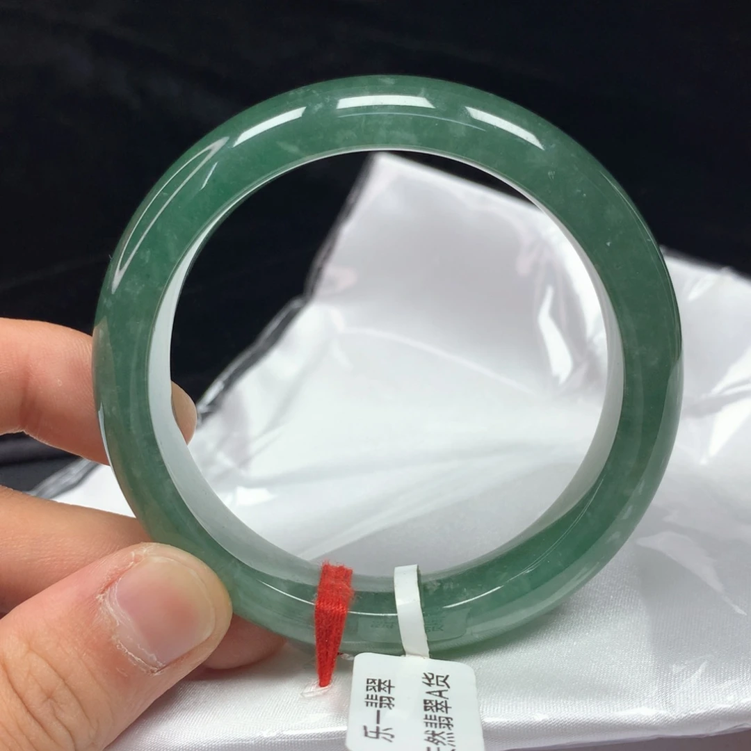 翡翠手镯（圆镯）未镶嵌56.3