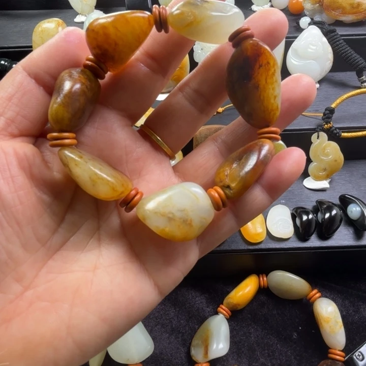 和田玉颈饰未镶嵌