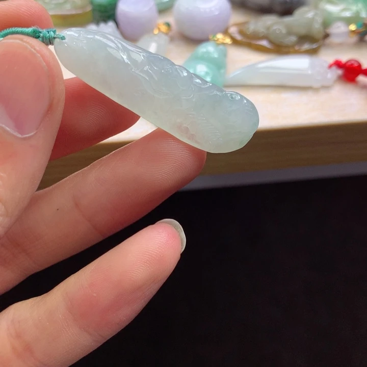 翡翠未镶嵌颈饰吊坠