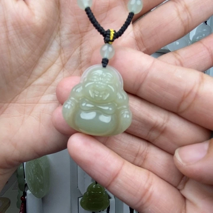 天***乐和田玉未镶嵌颈饰
