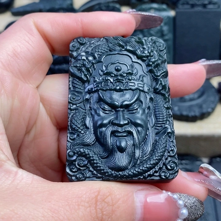 和田玉（青玉）颈饰未镶嵌双面雕刻