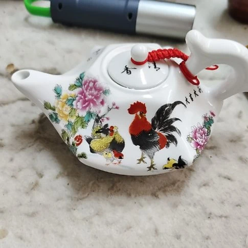 瓷片五厂，七厂各种摆件，瓷片，均有瑕疵！