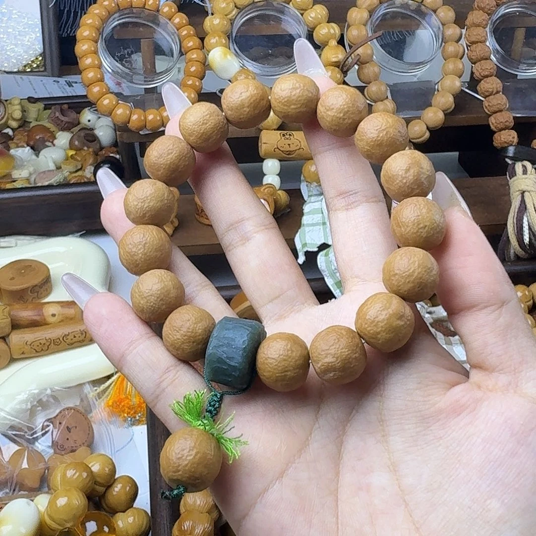 空****吊坠猴头核桃砂糖橘