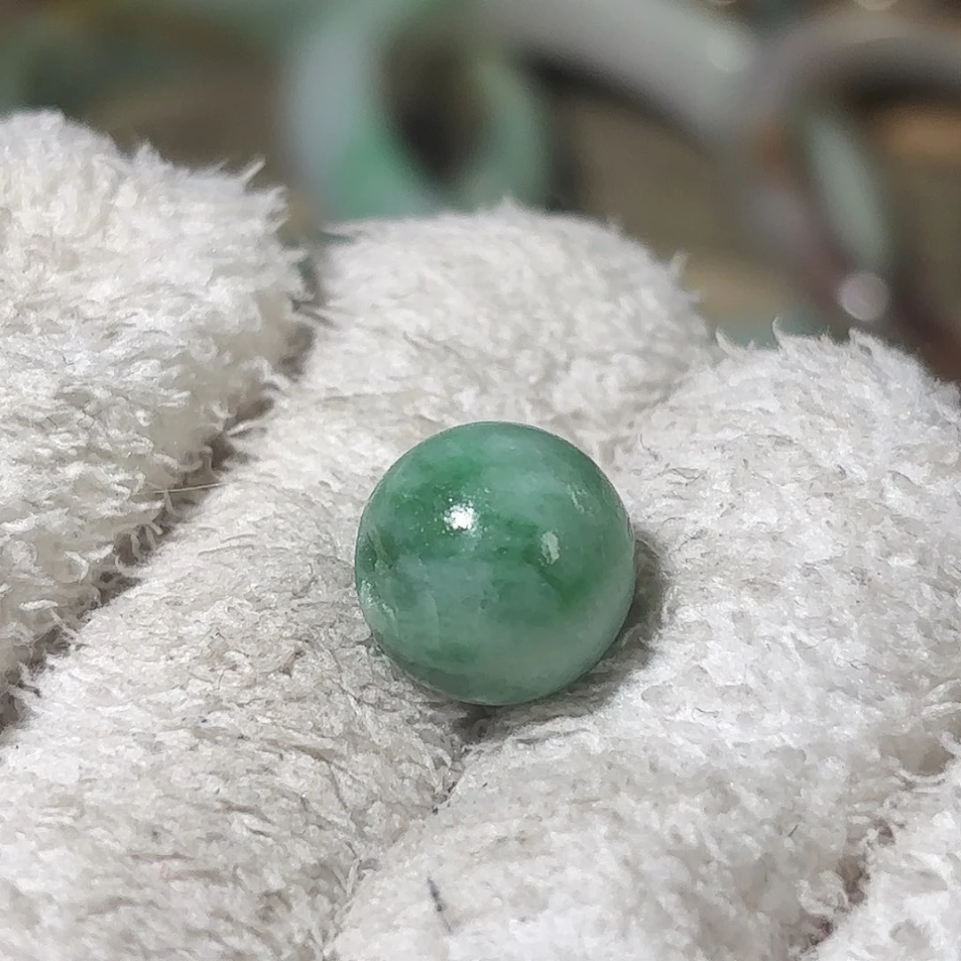 翡翠未镶嵌颈饰13，59.9