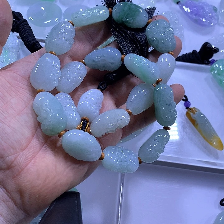 颈饰未镶嵌翡翠天然翡翠A货吊坠