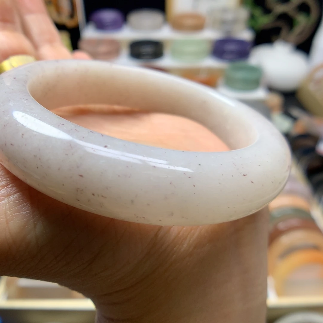 石英质玉手镯未镶嵌忘*草