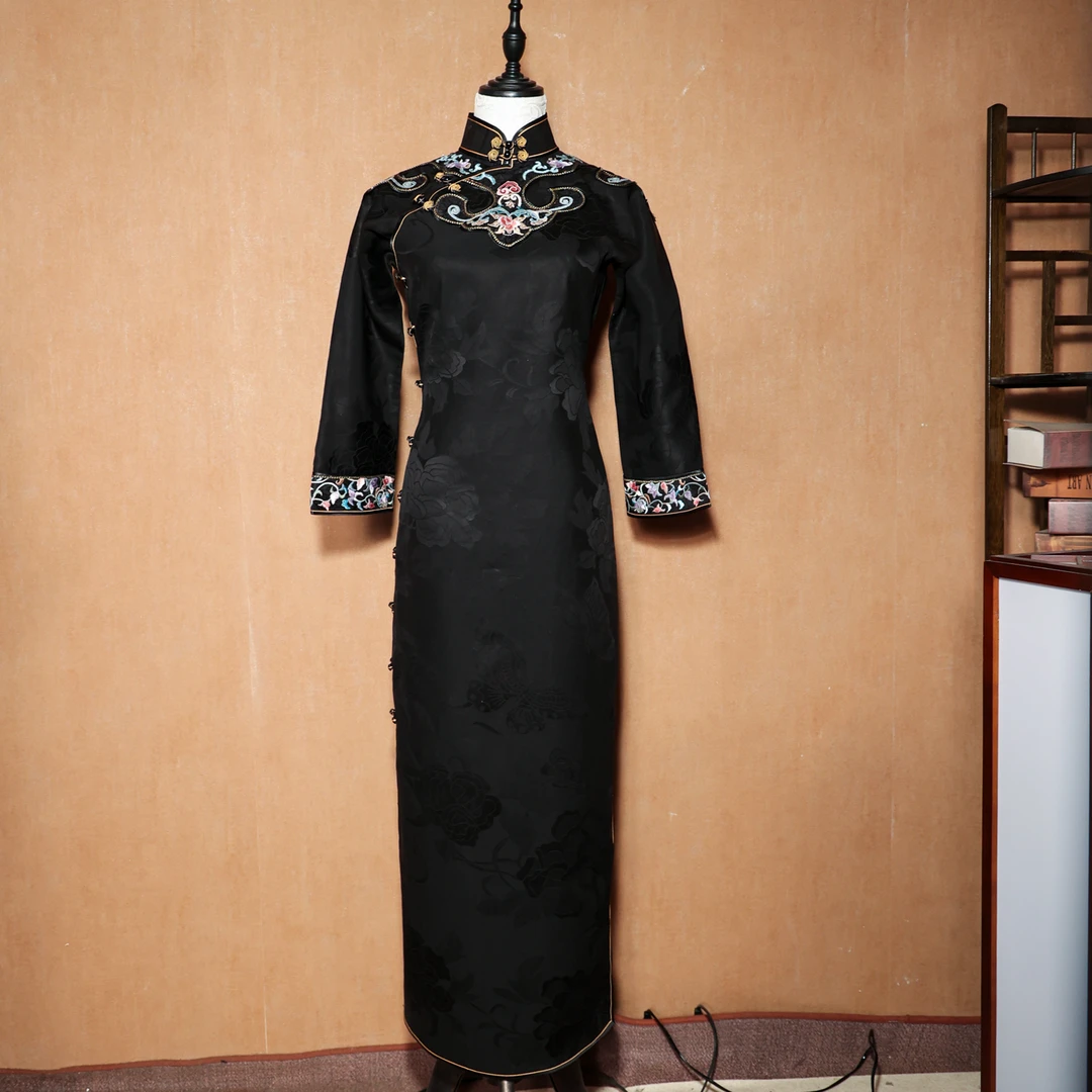 丘美【墨香】50姆米香云纱新中式长袖手推绣无省修身手工古法旗袍