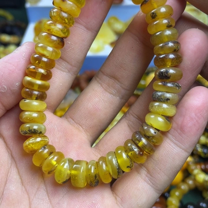 未镶嵌琥珀珠宝奇石