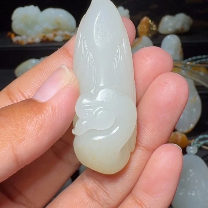 随***缘和田玉未镶嵌颈饰