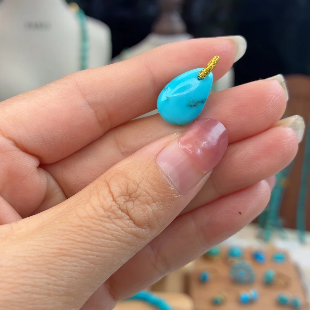 绿松石未镶嵌颈饰