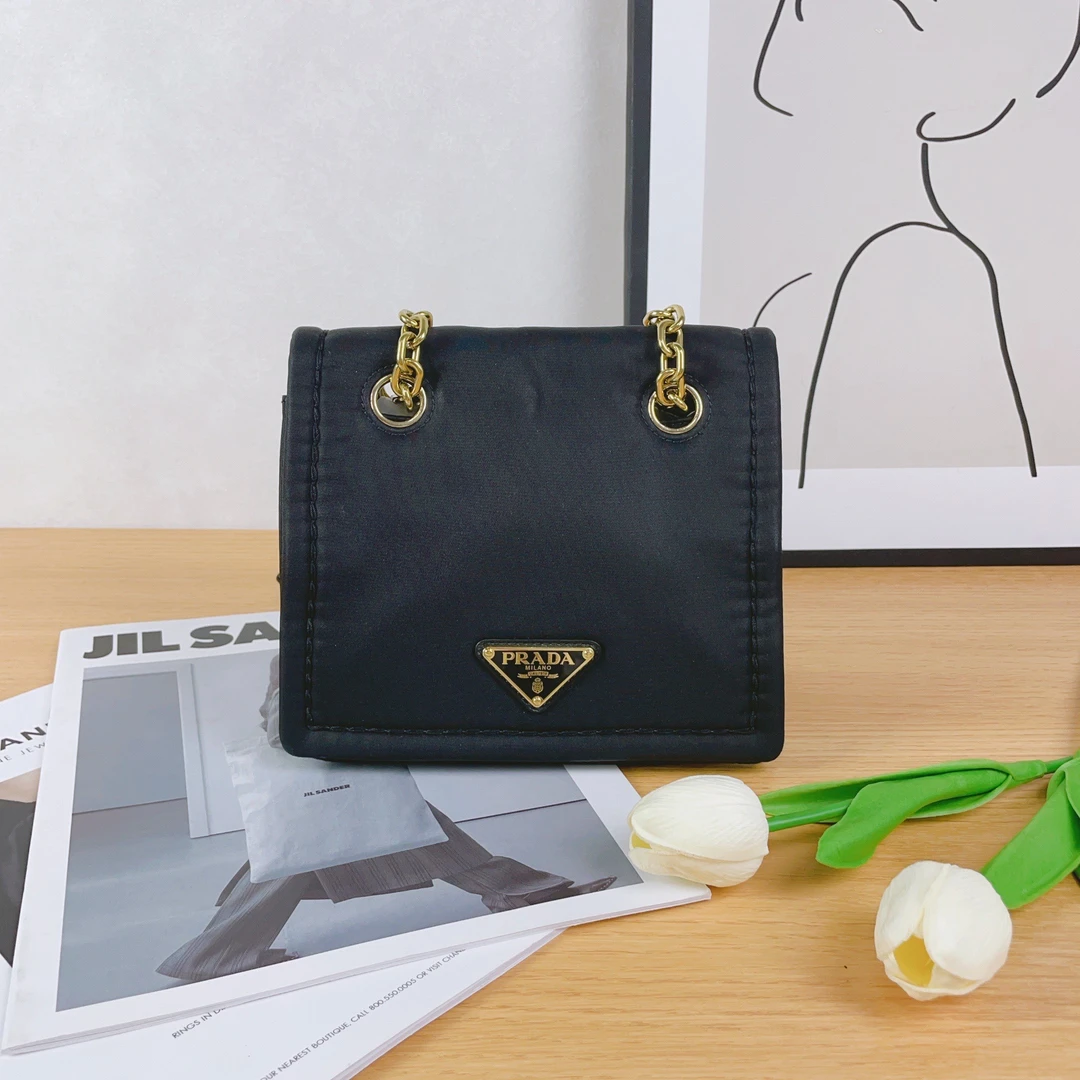 99新 Prada/普拉达 普拉达/Prada Prada 单肩肩包