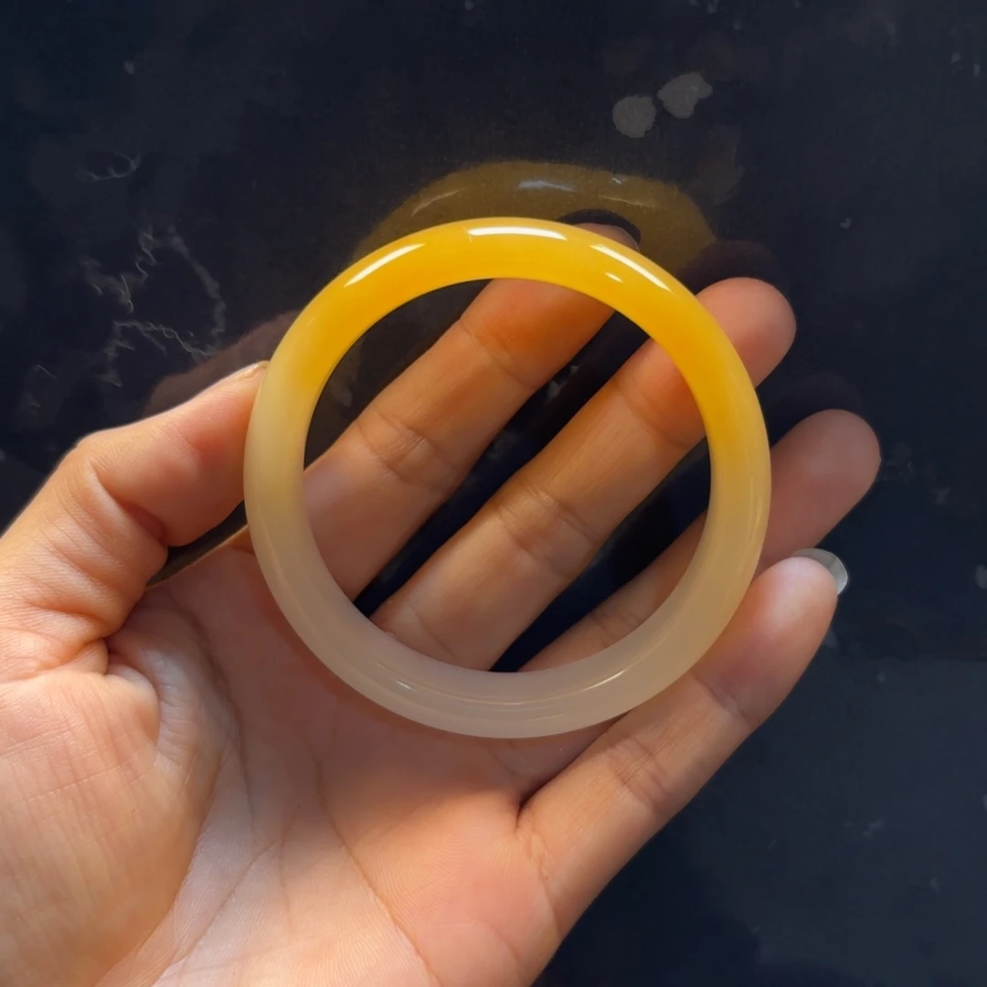 娟***未镶嵌石英质玉（黄龙玉）手镯