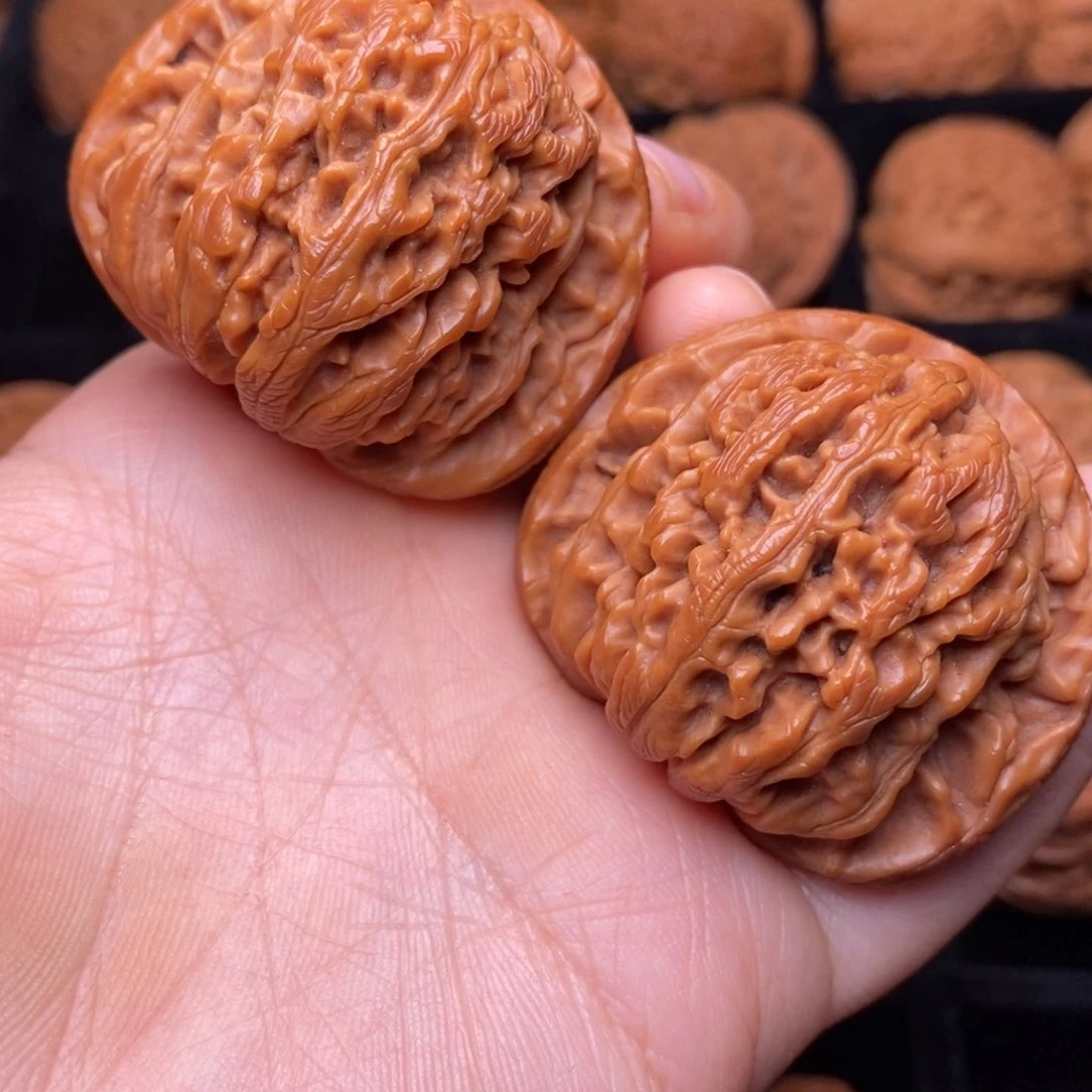 文玩核桃把件秦岭野生核桃