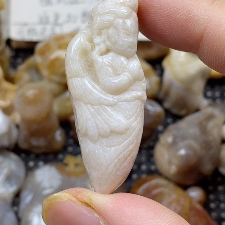 颈饰未镶嵌硅化珊瑚（珊瑚玉）小