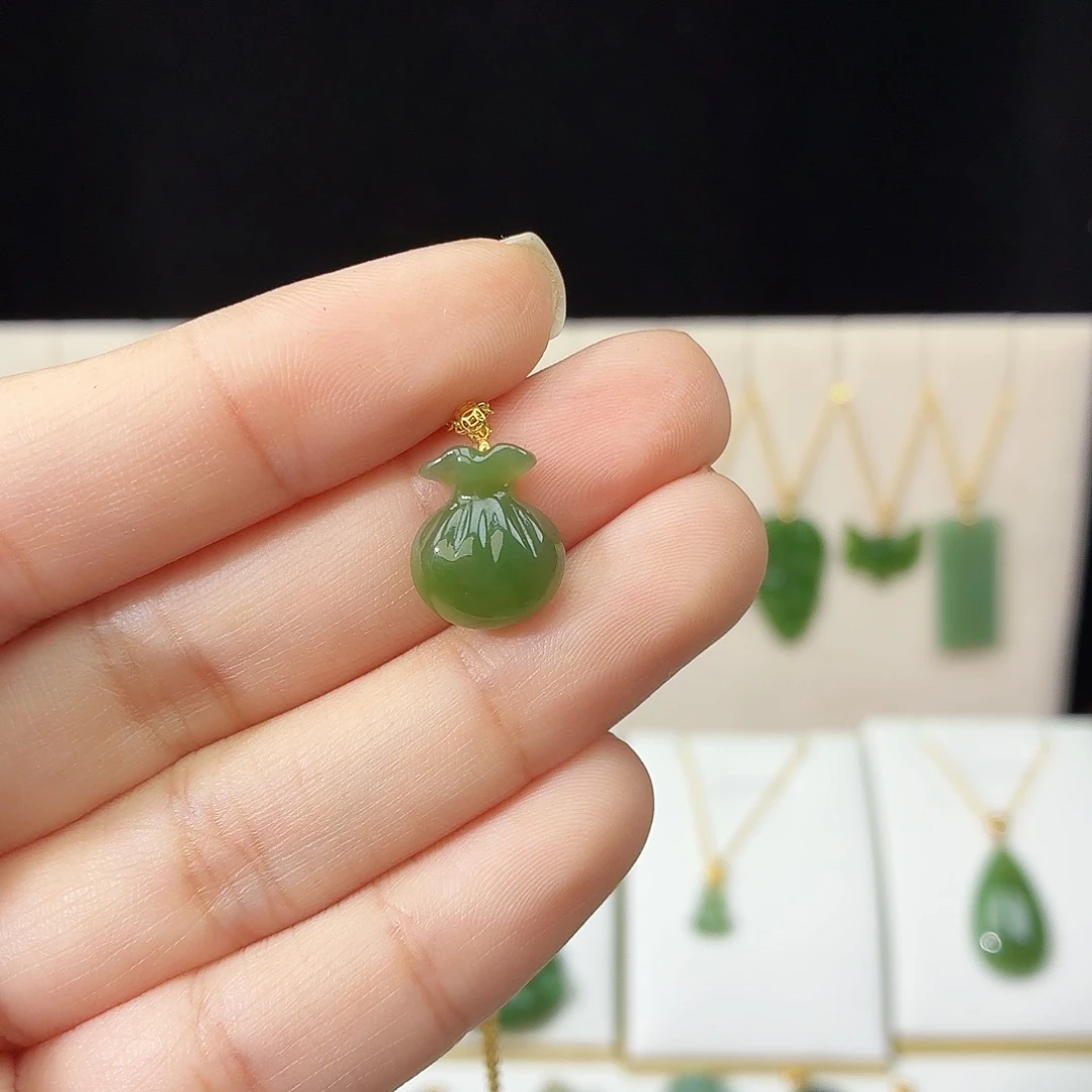 和田玉（碧玉）18K金镶嵌吊坠(赠链)