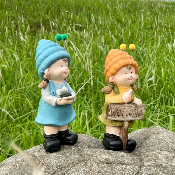 户外蜜蜂可爱小女孩欢迎牌树脂工艺品桌面装饰落地小摆件幼儿园