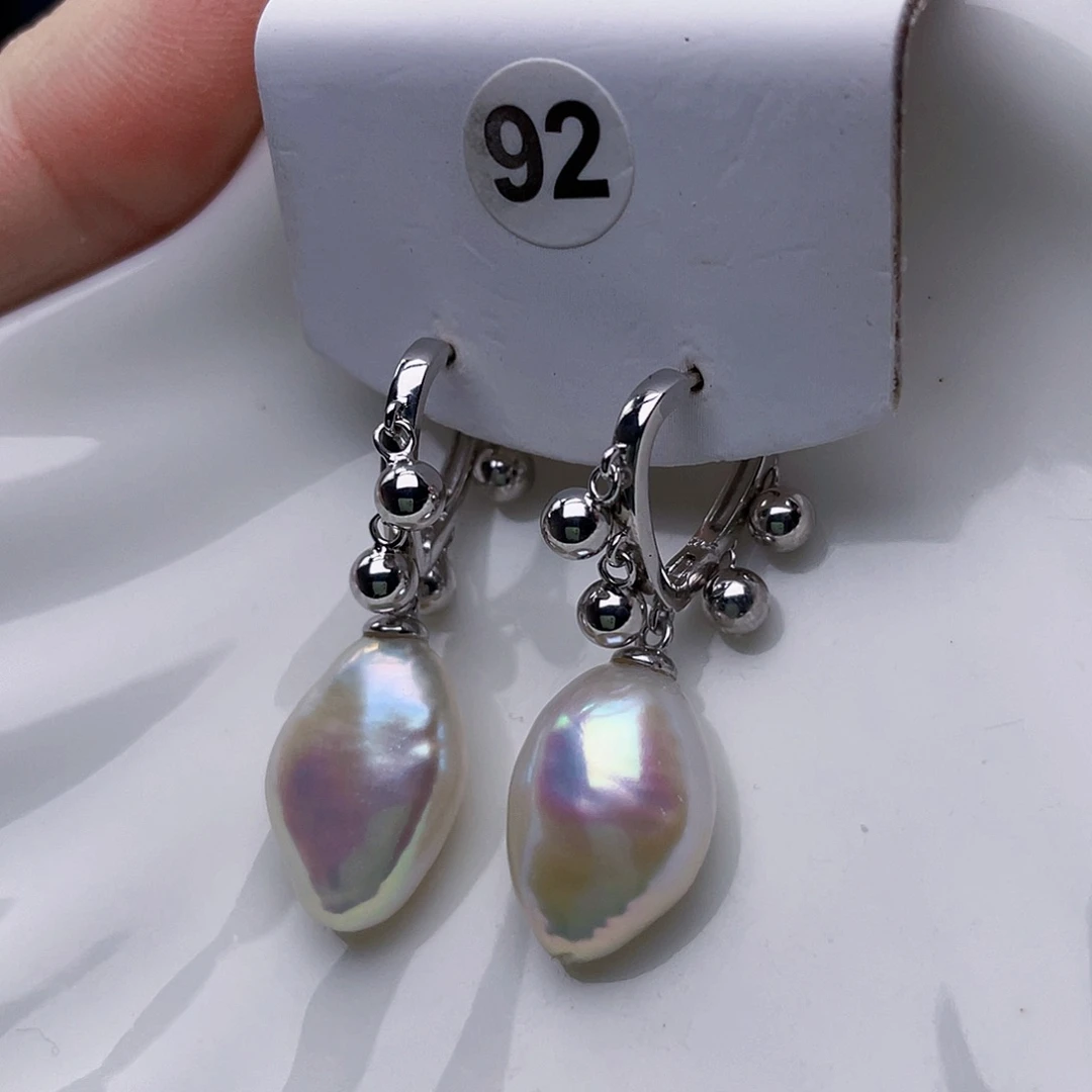 淡水珍珠耳饰未镶嵌?**萄