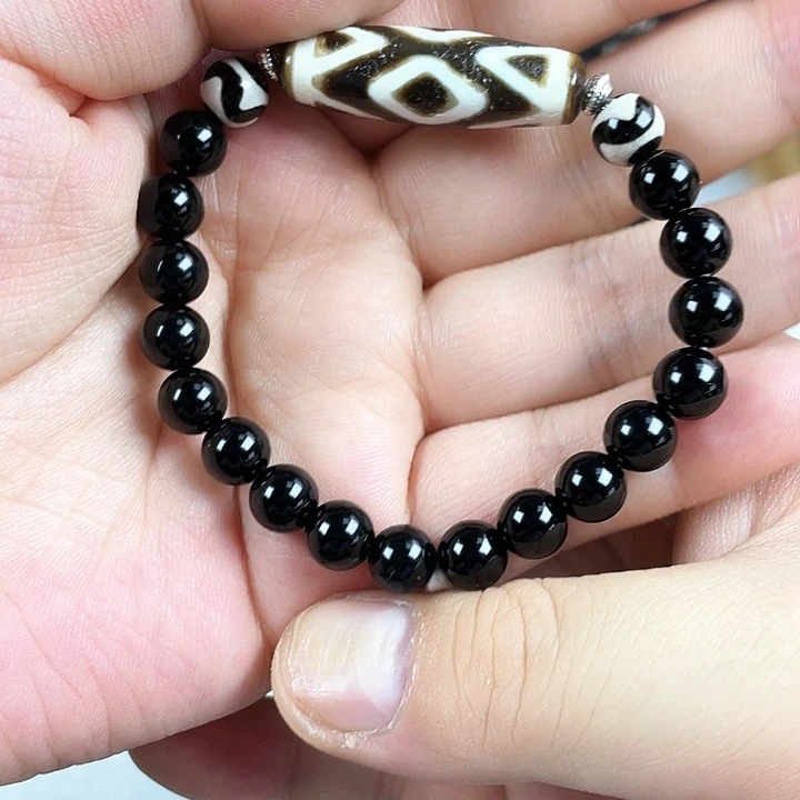 谢***这合金颈饰玛瑙/玉髓