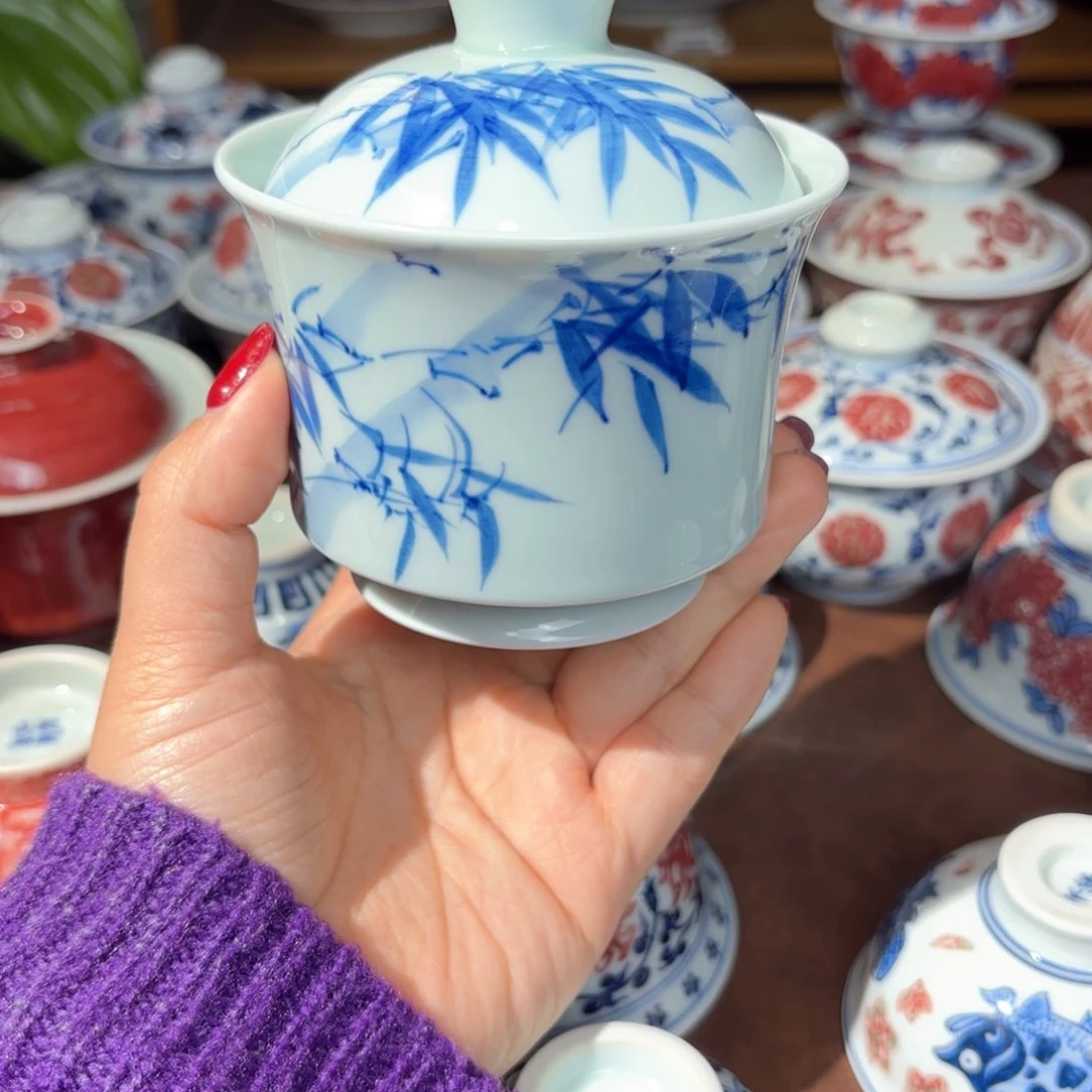 青花手绘竹子马蹄盖碗