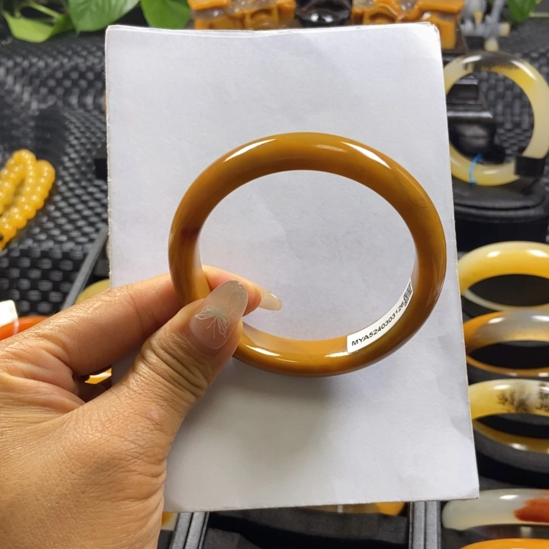 时***转石英质玉手镯未镶嵌阳阳