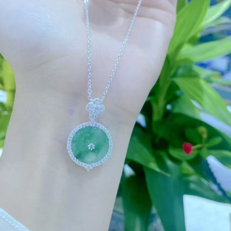 足银990轻奢时尚满钻镶嵌非洲翠平安扣单吊坠（天然玉石存在色差）