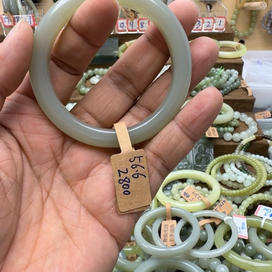 随***9和田玉未镶嵌手镯