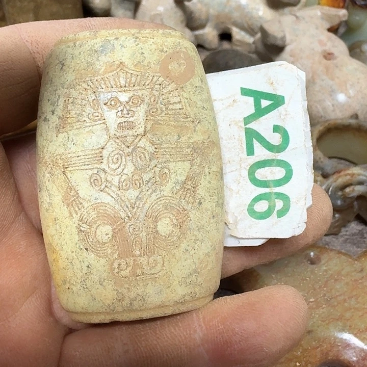 蛇纹石玉颈饰未镶嵌春***冬