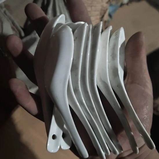 茶盏陶瓷盘子碗啥都有