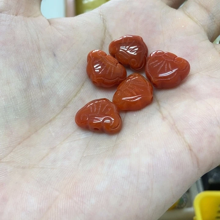 南红玛瑙吊坠未镶嵌多样性发货其一