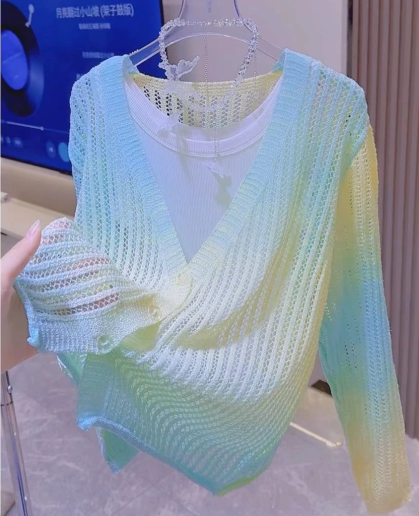 288彩虹条纹防晒针织开衫女早秋新款宽松洋气薄款镂空